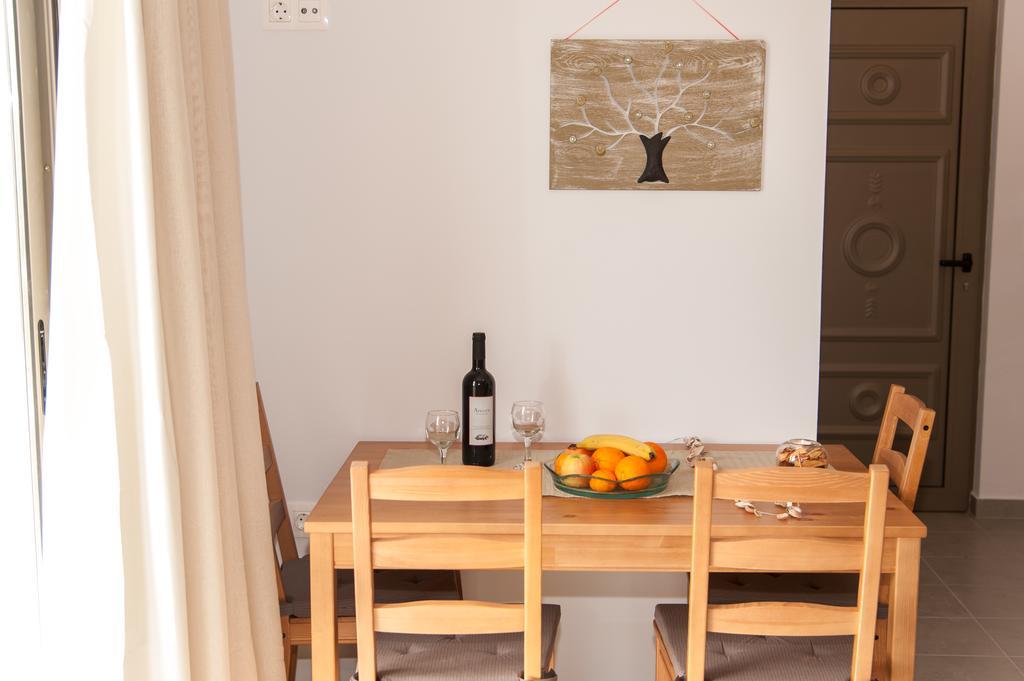 Efrilias Studios & Apartments 키사모스 외부 사진